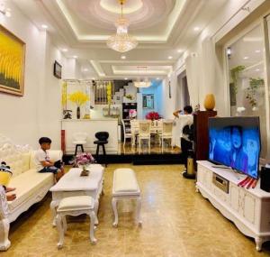 Bán nhà lầu MT hẻm 5m đso 27 F tân quy Q7