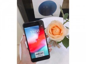 Cần bán iphone 8 plus-64-Gray máy trưng bày