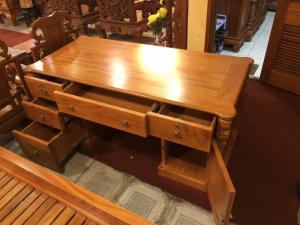 Bàn làm việc kiểu mới tại Tiền Giang