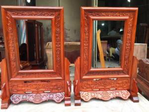 khung ảnh thờ kép triện
kích thước ảnh thờ: 20x 30cm,
tổng kích thước: cao 55 cmx rộng 41 cm
chấ liệu: gỗ hương đỏ