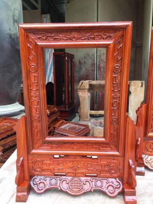 khung ảnh thờ kép triện
kích thước ảnh thờ: 20x 30cm,
tổng kích thước: cao 55 cmx rộng 41 cm
chấ liệu: gỗ hương đỏ