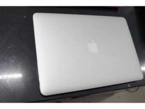 MacBook pro A1502 retina 2015 i5 8gb 256BG