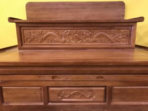 Bàn thờ nhị cấp tạo không gian rộng rãi