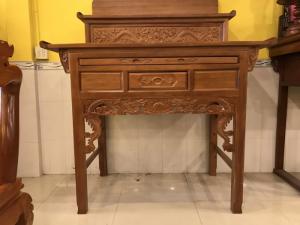 Bàn thờ nhị cấp tạo không gian rộng rãi