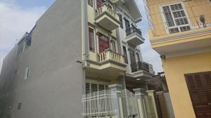 Đang cần bán gấp nhà hồ an trạch giải phóng ô tô đỗ của