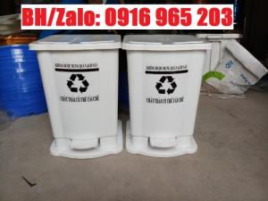 thùng rác đạp chân 15 lít màu trắng