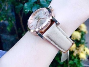 Đồng hồ Buberry nữ dây da cao cấp