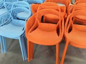 Ghế nhựa hàng nhập 100/ m