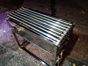 Lò nướng tự xoay xúc xích xông khói bằng than