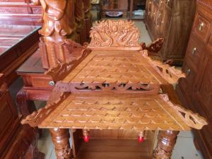 Bàn thờ ông địa căm xe mái ngói 50