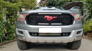 Hộ gió Mustang có đèn led.