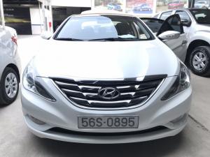 Bán Hyundai Sonata 2.0AT màu trắng số tự động nhập Hàn Quốc 2010 biển Sài Gòn 1 chủ