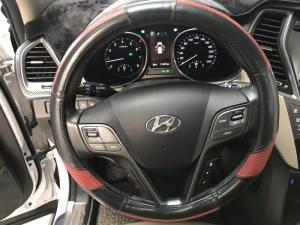 Bán Hyundai SantaFe 4WD máy xăng số tự động bản full 2 cầu sản xuất 2016 biển Sài Gòn 1 chủ