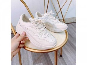 Sneaker cao cấp