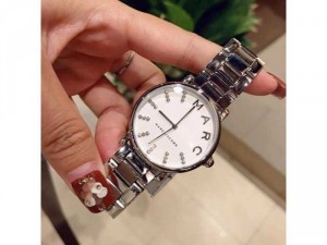 Đồng hồ Marc Jacob
