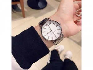 Đồng hồ Marc Jacob