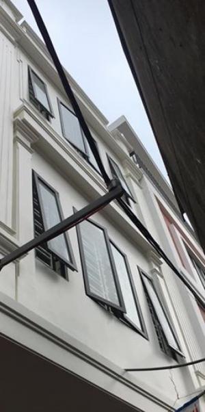 Bán nhà 3 tầng độc lập xây mới đường Phương Lưu