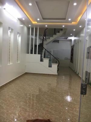 Bán nhà 3 tầng độc lập oto đỗ cửa trong Ngõ Kiều Sơn