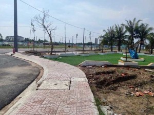 Cần bán gâp lô đất mặt tiền giá rẻ