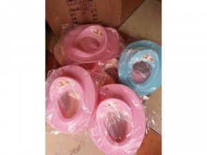 Tấm lót thu nhỏ bồn cầu cho bé