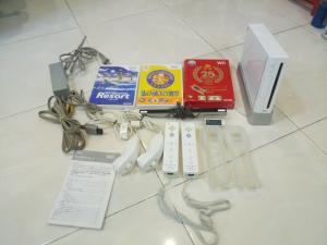 Bán máy chơi game Wii .