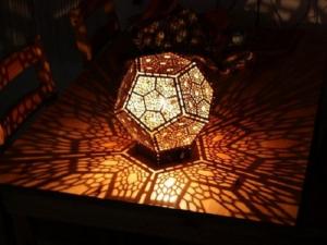 Đèn để bàn trang trí jonnydecor