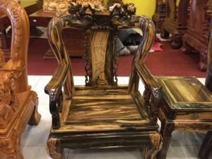 Bộ bàn ghế chạm đào gỗ mun