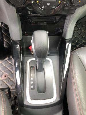 Bán Ford Ecosport Titanium 1.5AT màu trắng số tự động sản xuất 2017 biển Sài Gòn 1 chủ