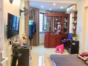 Mặt phố Ngọc Thụy kinh doanh sầm uất, 2 thoáng, 50m, 5 tầng Long Biên