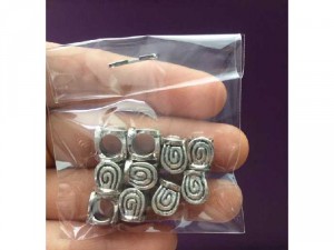 Chạm Phụ Kiện Màu Bạc 1