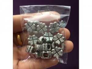 Chạm Phụ Kiện Màu Bạc 1