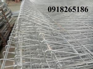 Hàng rào bẻ tam giác 2 đầu phi 4 50x200, 50x150 giá tốt nhất