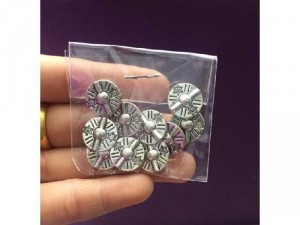 Cham phụ kiện màu bạc 4