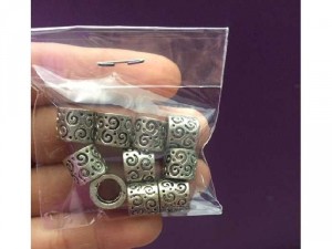 Cham phụ kiện màu bạc 4