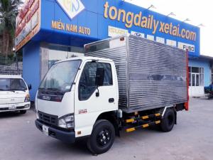 XE TẢI ISUZU THÙNG KÍN CÓ BỬNG NÂNG HẠ HÀNG HÓA DỄ DÀNG