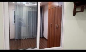 Chính chủ bán gấp căn hộ KĐT Nghĩa đô 2pn, 2 vs, full đồ cực đẹp