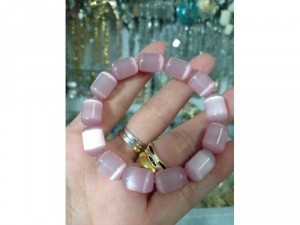 Vòng đá mắt mèo khúc hồng 10 mm