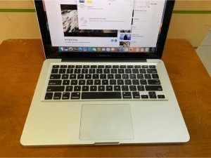 Macbook Pro 13 2011 i5 2.4 4g/ssd 250g đẹp nguyên zin