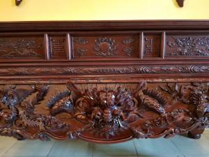 Sập thờ tứ linh gỗ gụ chân 24