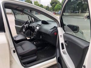 Bán Toyota Yaris 2010 nhập Nhật màu Trắng tự động rất đẹp.