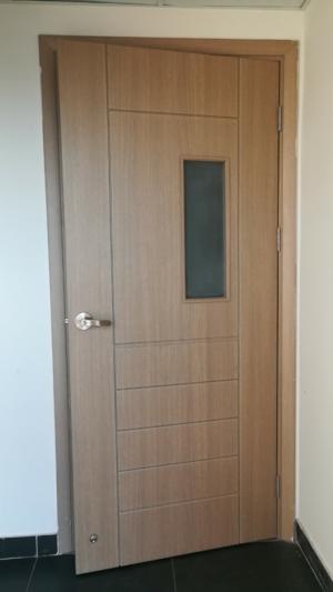 Chuyên cung cấp cửa gỗ công nghiệp giá rẻ,cửa nhựa vân gỗ