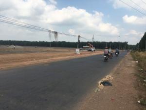 Định cư nước ngoài bán gấp lô đất mặt tiền đường, gần KCN, thổ sổ riêng thổ cư