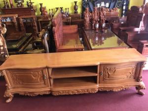 Tủ tivi cổ điển kiểu Louis