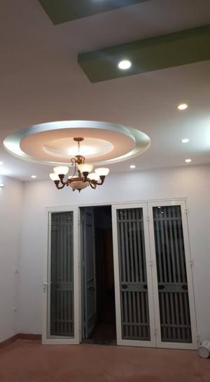 Bán nhà đường Nguyễn Khang, 50m, 4 tầng, cách phố 10m, ngõ nông, 4 P.ngủ, 2 mặt thoáng