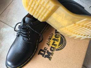 Giày Dr Martens da đen