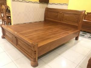 Giường ngủ cổ điển hoa mai gỗ gỏ
