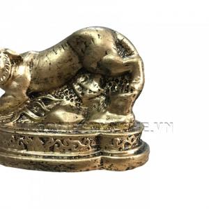 Tượng Đá Trang Trí Hổ Phong Thủy - Màu Nhũ Vàng - Kích thước: Dài 11 cm x Rộng 6cm x Cao 7.5cm . Giá : 150.000₫
