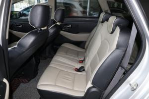 Bán Kia Rondo GATH 2.0AT màu bạc máy xăng số tự động sản xuất 2014 bản full