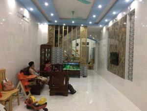 Bán nhà đẹp 5 tầng, phân lô cán bộ Y, cách ô tô 5m phố Thanh Nhàn