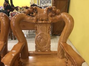 Bộ bàn ghế chạm đào dành riêng cho phòng khách sang trọng